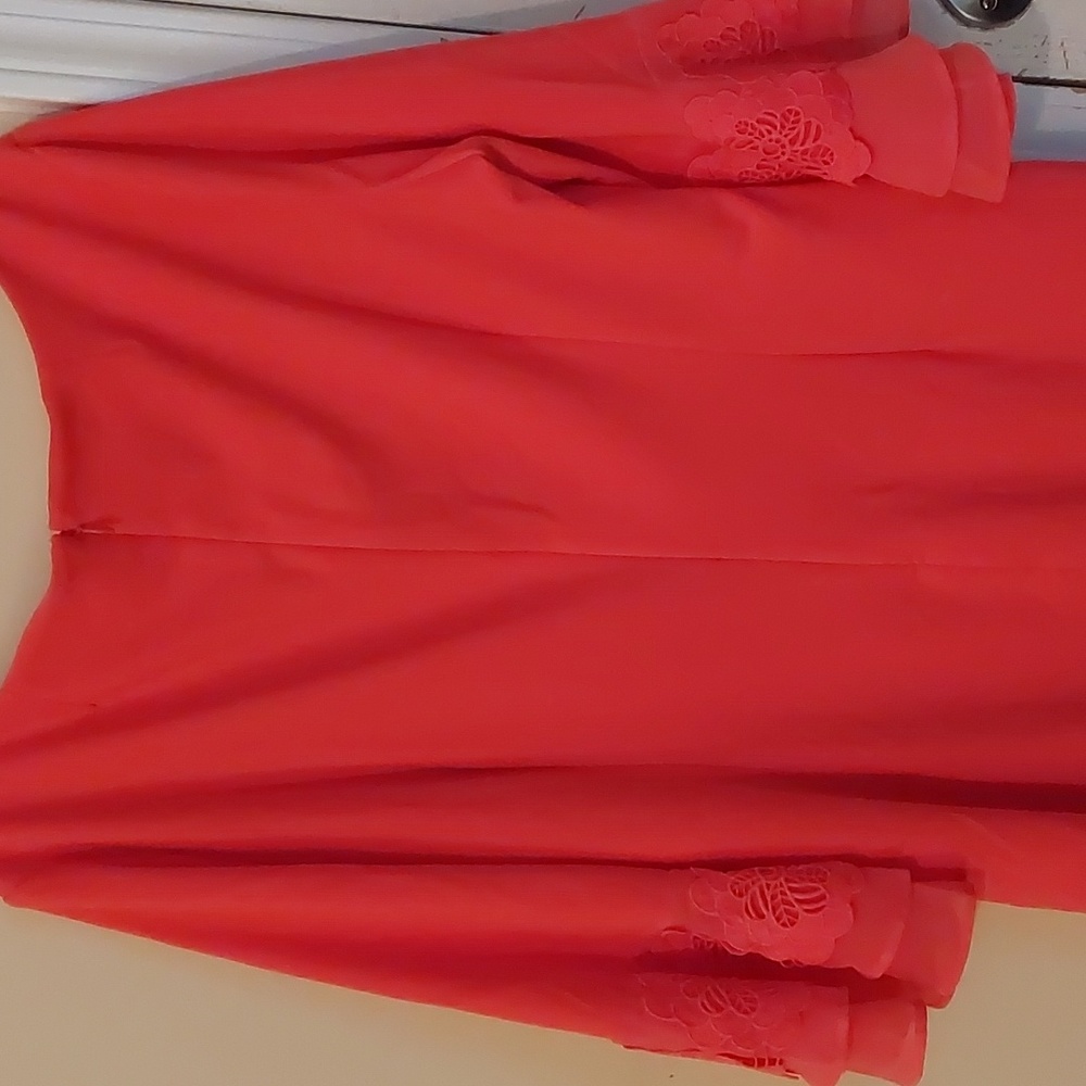 Dresses - Picture 4 of 5